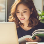 햇살 드는 카페에서 노트북으로 공부하는 장면