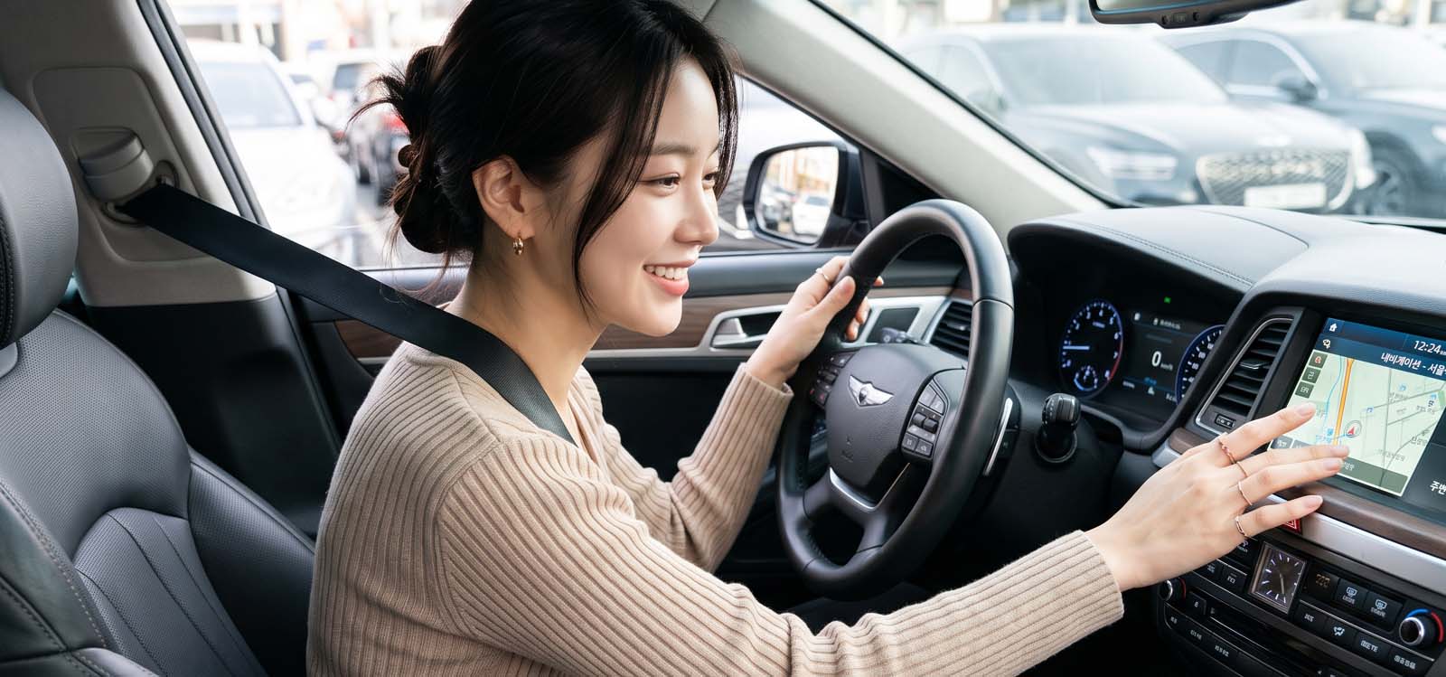 차량 옵션을 직접 조작하는 모습