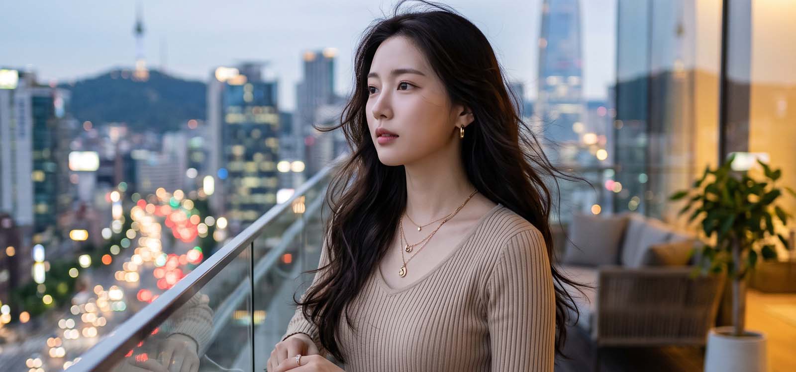 전망을 살펴보는 모습