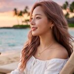 노을이 지는 해변에서 여름휴가를 즐기는 모습
